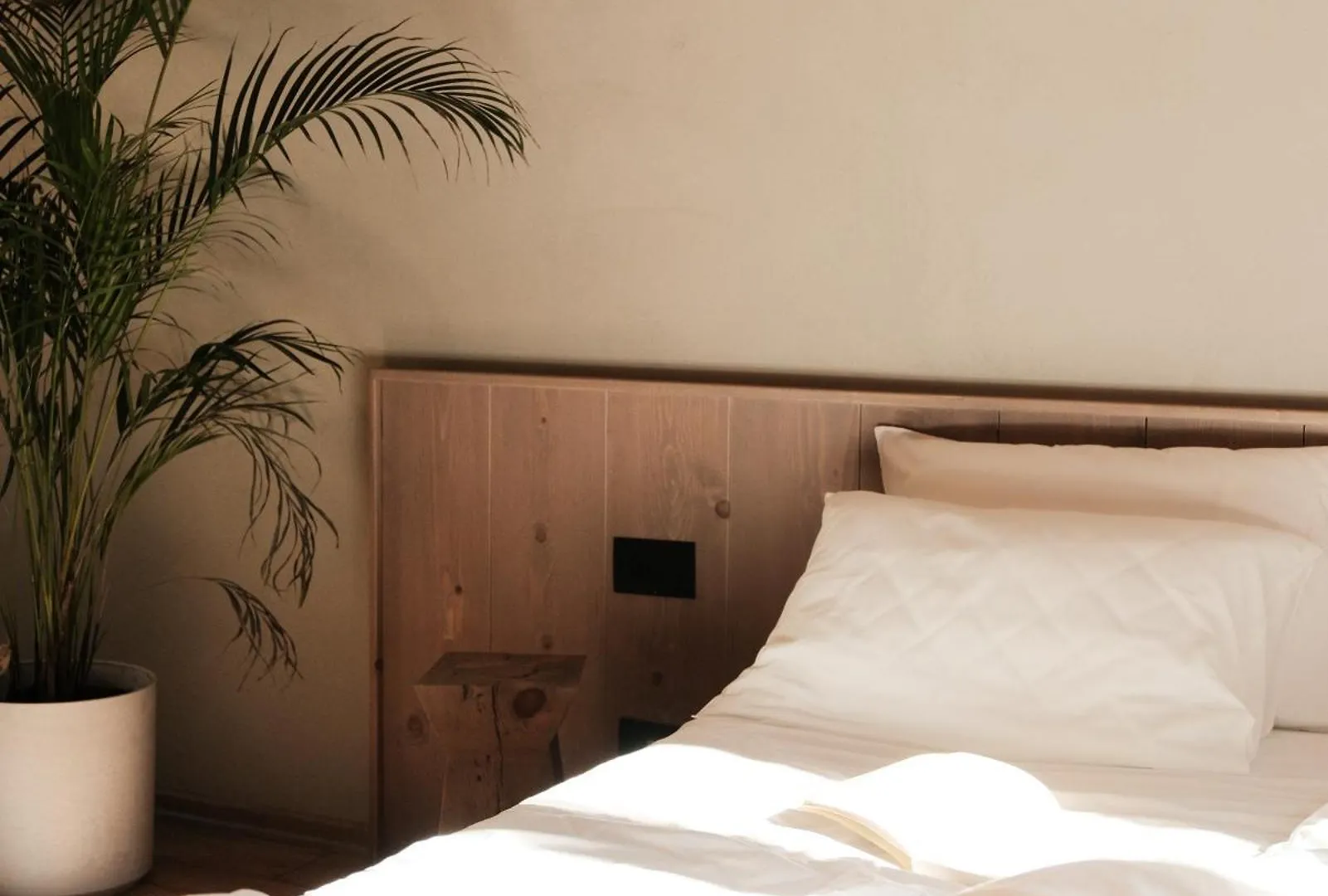 Faces & Places Boutique Hotel Τίρανα